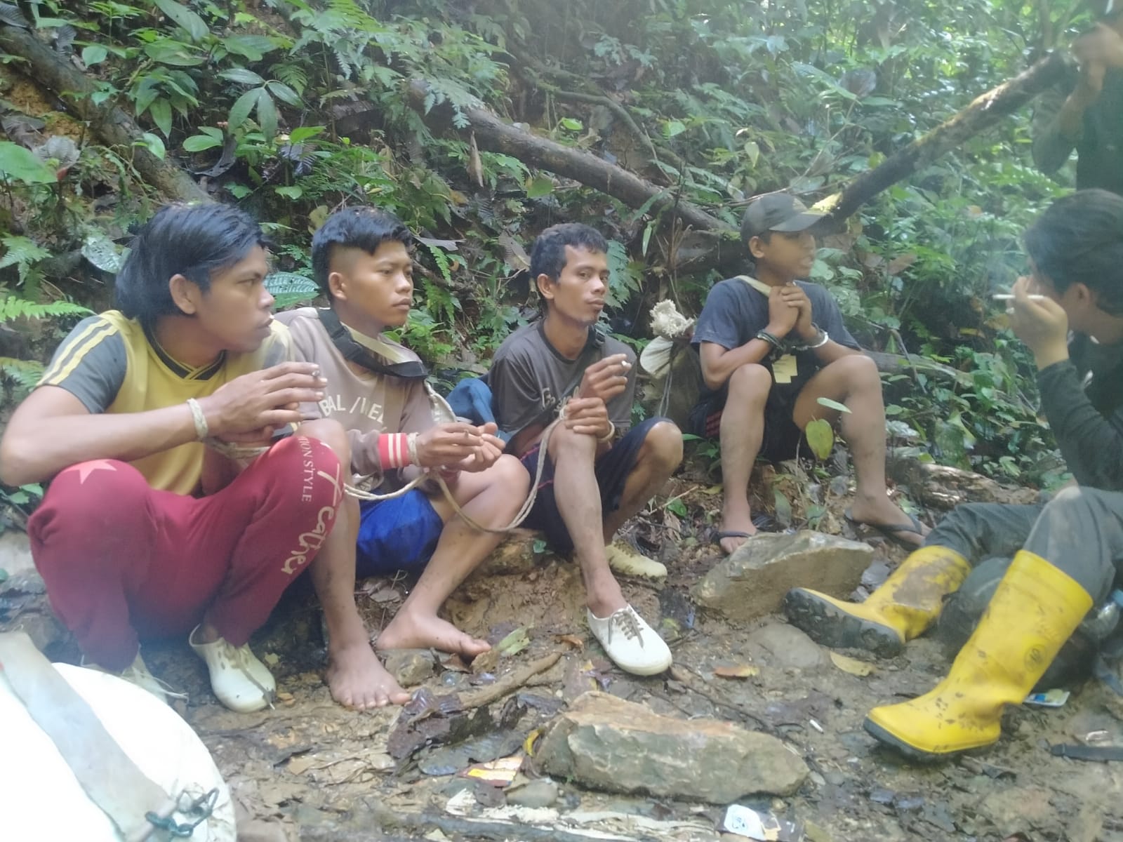 Operasi PETI Muara Emat, Polisi Amankan 4 Pelaku dan Mesin Dompeng 