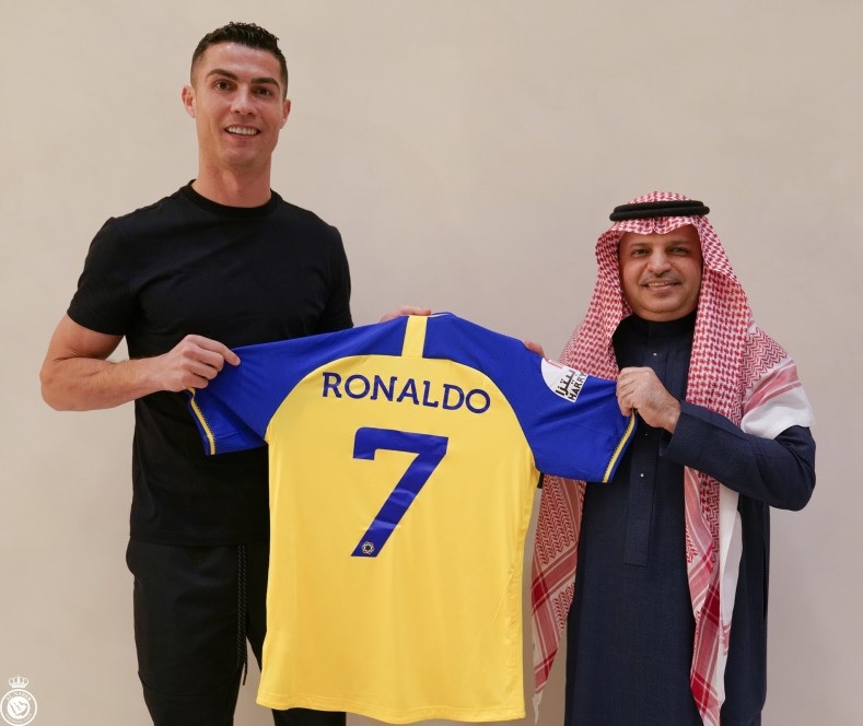  BREAKING NEWS: Cristiano Ronaldo Hijrah ke Al-Nassr FC