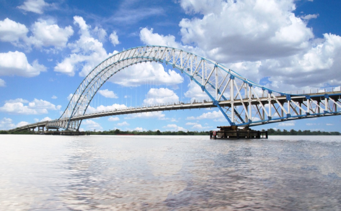 Duh! Jembatan Muara Sabak Diserempet Kapal Batu Bara, Masih Aman?