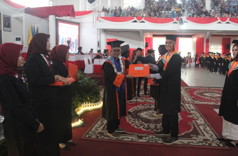 Wisuda ke-113 UNJA, 835 Lulusan Siap Mengabdi Untuk Bangsa