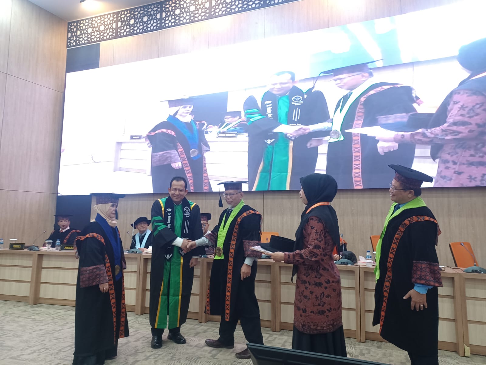 SELAMAT! Bupati BBS Resmi Sandang Gelar Doktor Ilmu Pertanian