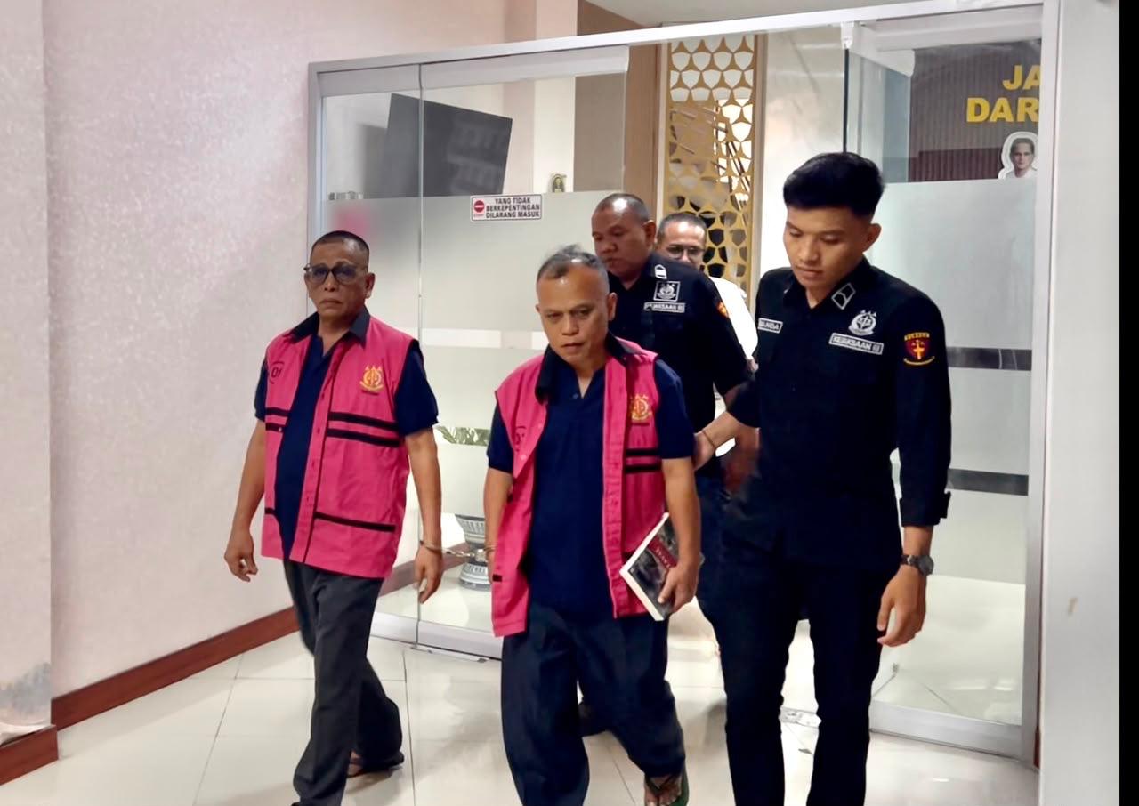 Dua Tersangka Dugaan Korupsi Pengadaan Tanah Akses Pelabuhan Ujung Jabung Dilimpahkan ke JPU