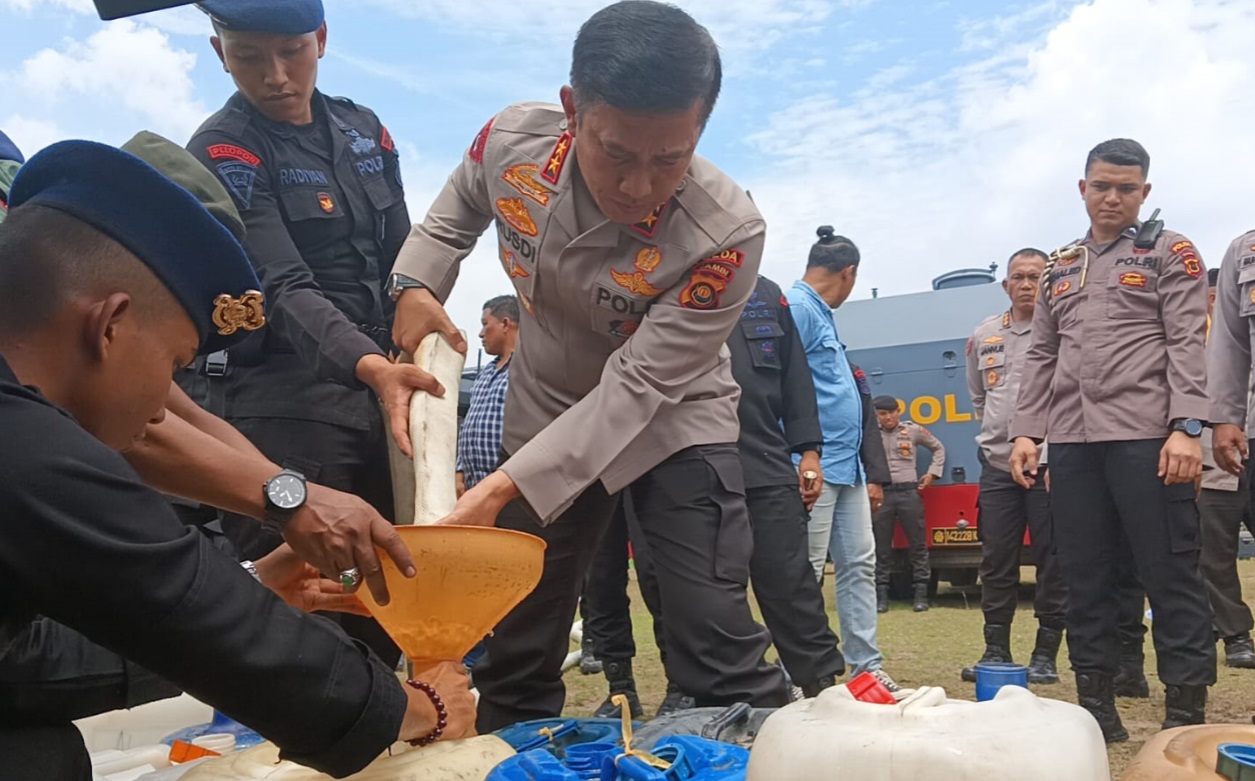 Warga Desa Sebapo Dapat Bantuan Air Bersih dari Polda Jambi