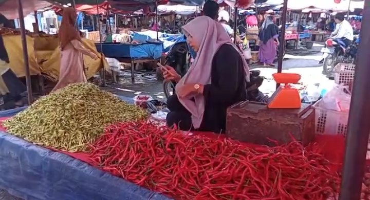 Harga Cabe Merah di Bungo Stabil, Namun Pembeli Sepi
