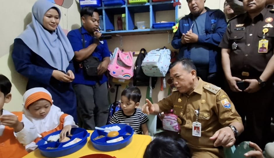 Al Haris Launching Program Makan Bergizi Gratis Tahap Pertama di Jambi, Anak TK Al Fatih Full Senyum