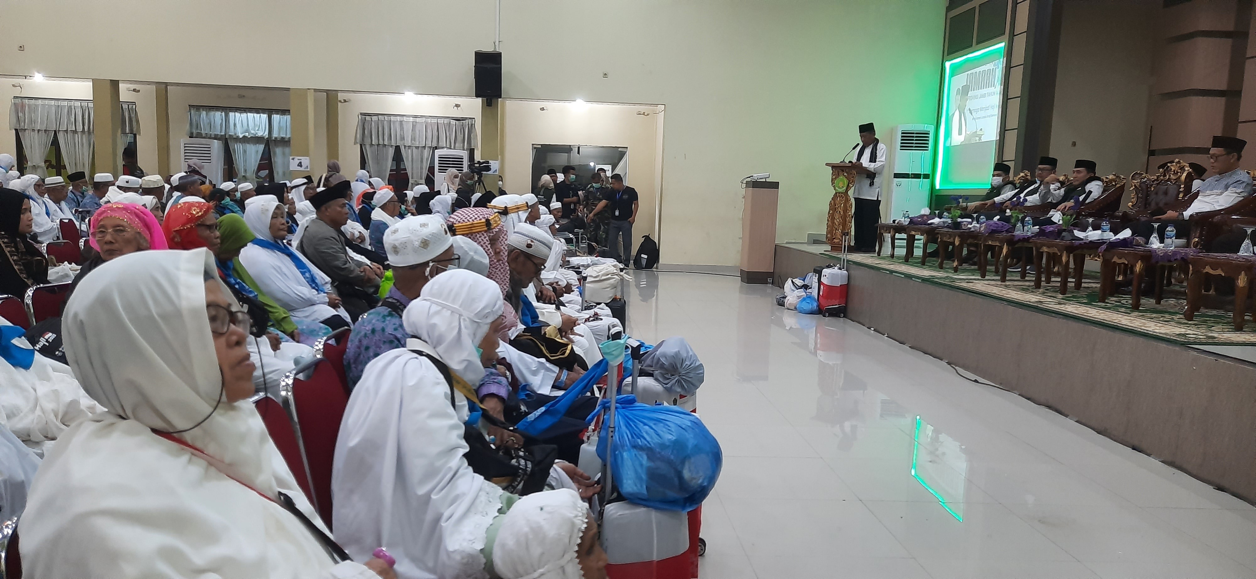 Jemaah Haji Kloter BTH 18 Tiba di Asrama Haji Jambi