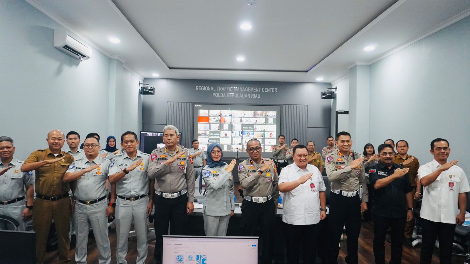 Tim Pembina Samsat Tingkat Nasional Gelar Evaluasi Program Kerja Samsat Tingkat Provinsi Regional Sumatera