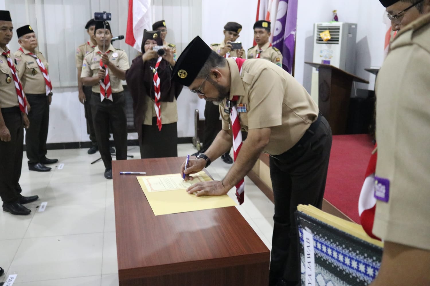 Gubernur Jambi, Pimpin Apel Puncak Peringatan Hari Pramuka ke - 61 tingkat Kwarda Jambi tahun 2022.