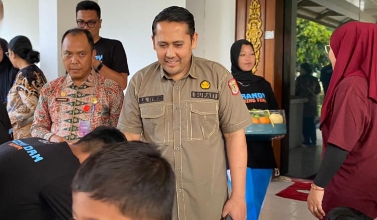 H M Syukur Lepas 21 Atlit Renang ke Kejuaraan Ocean Star Cup 2025