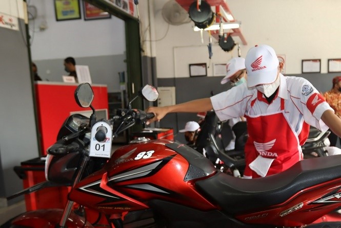 Valentine Lebih Manis dengan Promo Servis dan Coklat Gratis di AHASS