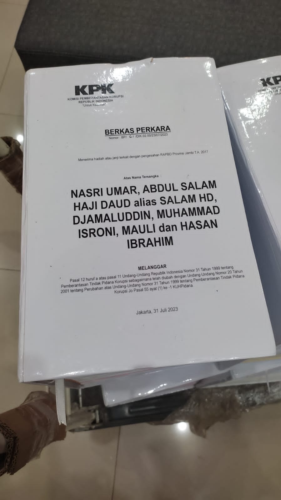 Berkas Perkara 7 Tersangka Kasus Suap Ketok Palu RAPBD Provinsi Jambi Dilimpahkan 