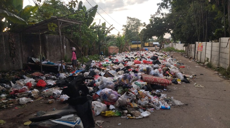 Harus Bayar Rp35 Ribu per Bulan, Beban Sampah Kembali ke Warga   