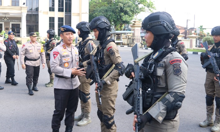 Operasi Amole Tahun 2024, 100 Personel Satbrimob Polda Jambi Diberangkatkan ke Papua 