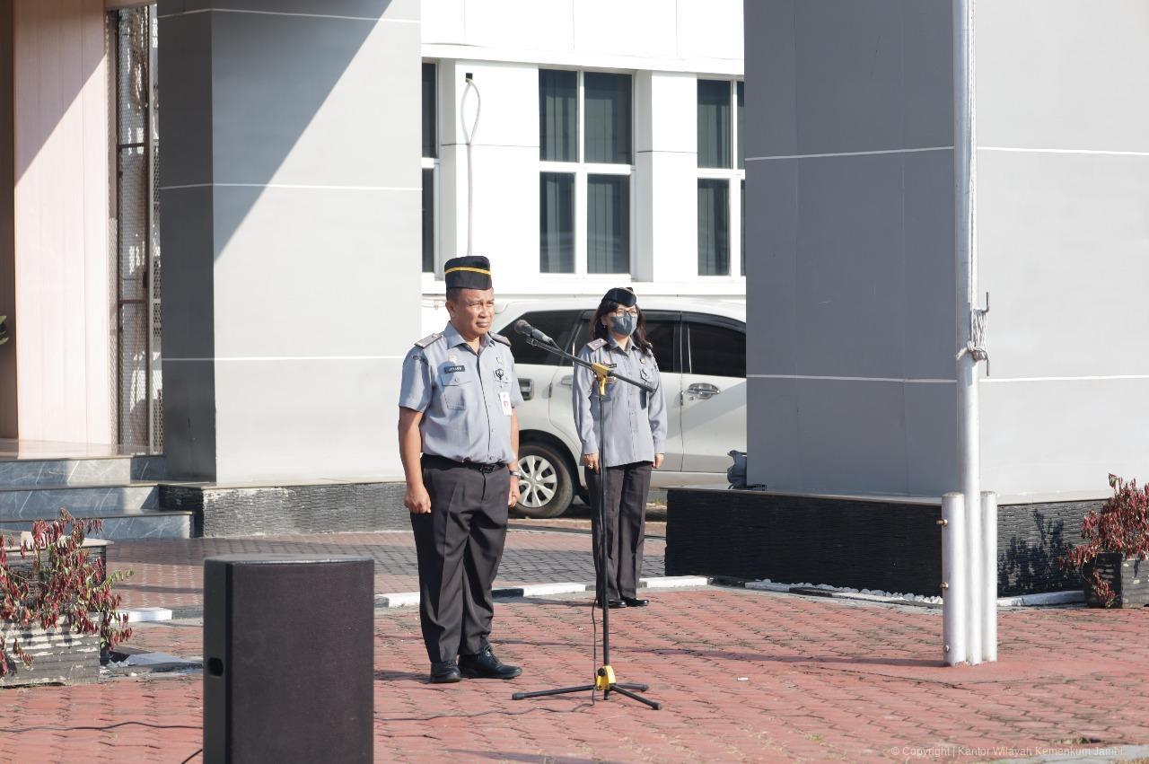 Kakanwil Jonson Siagian Tekankan Pentingnya “Catur Tertib PNS” Dalam Apel Perdana