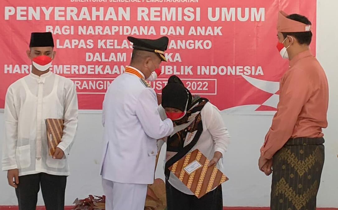 Bupati Merangin Serahkan Remisi kepada 232 Napi