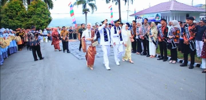 Sampai di Sungai Penuh, Wako Alfin dan Wawako Azhar Disambut Antusias di Rumah Dinas