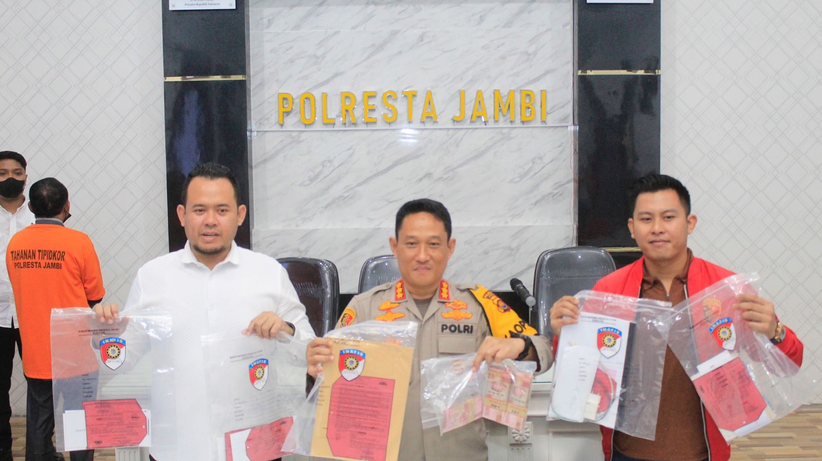 Eks Kepsek SMAN 8 Kota Jambi Ditetapkan menjadi Tersangka Kasus PPDB Tahun 2021