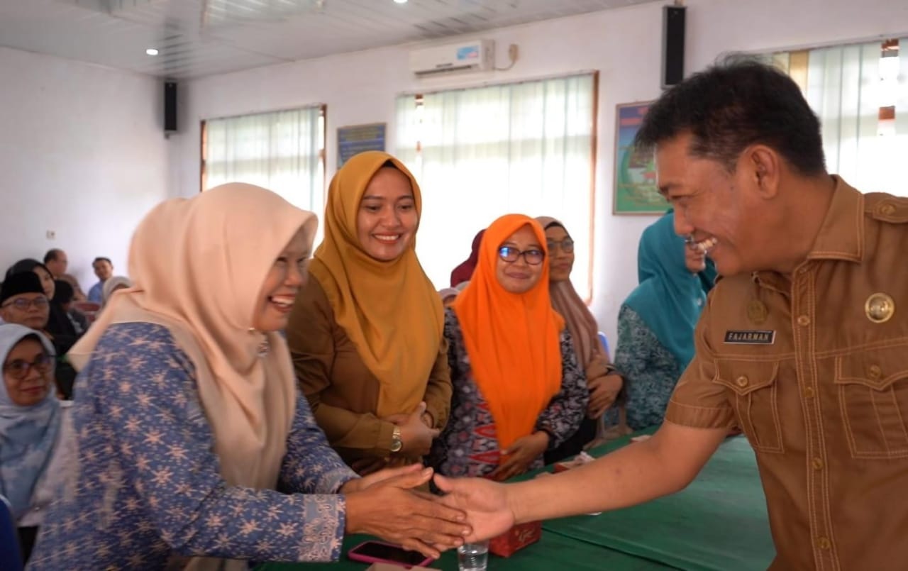 Sekda Fajarman Buka Sosialisasi Penguatan KUB