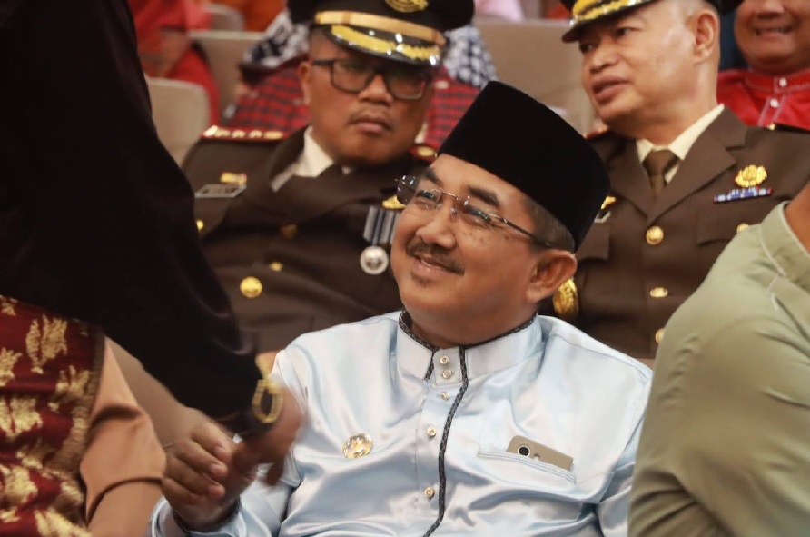 Bupati Tanjab Barat Hadiri Sidang Paripurna HUT ke-69 Provinsi Jambi