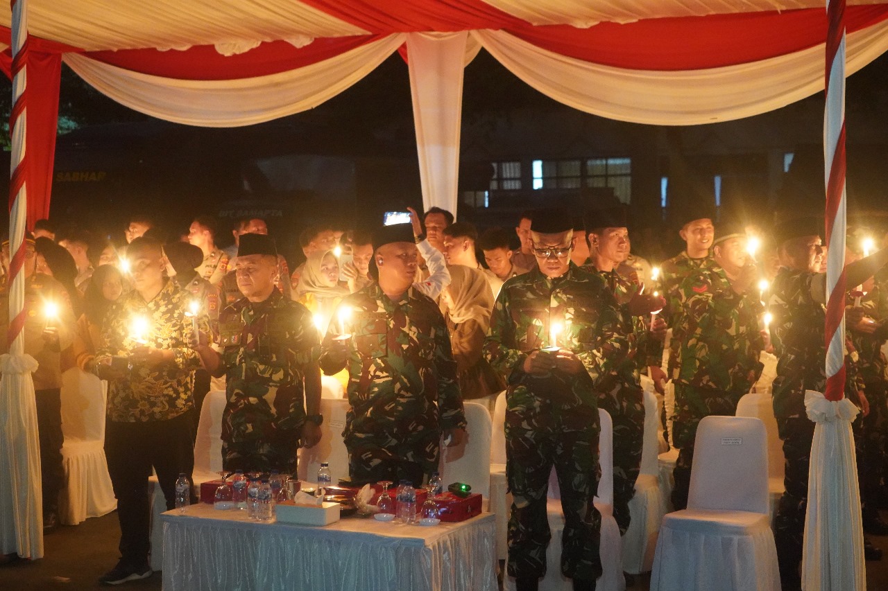 Suasana Haru, Danrem 042/Gapu Hadiri Do’a Bersama dan Aksi Damai 1000 Lilin Polda Jambi 