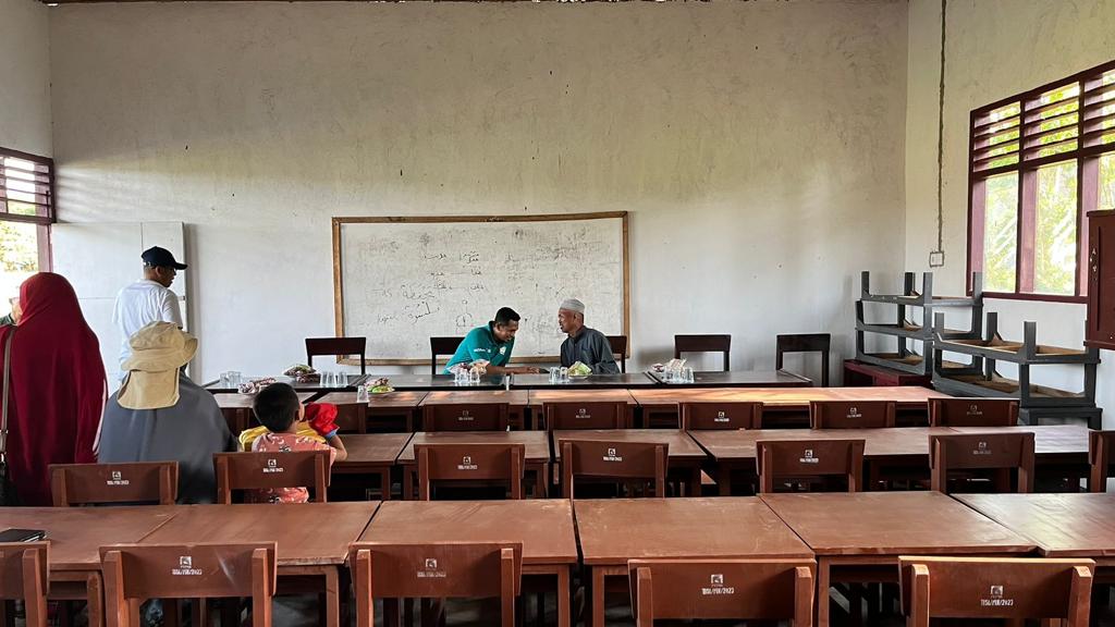 Peduli Pendidikan, PTPN  Berikan 35 Set Meja Kursi