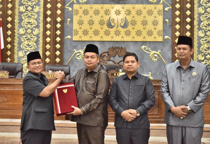 Menata Masa Depan Kota Jambi Bahagia, Maulana Sampaikan Tiga Ranperda Kepada Legislatif