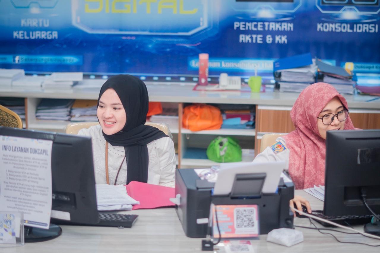 Terapkan 23 Standar Pelayanan, DPMPTSP Kota Jambi Wujudkan Pelayanan Cepat, Profesional, dan Transparan