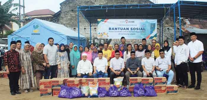 Bank Jambi Serahkan Bantuan bagi Korban Kebakaran di RT 08 Kampung Legok