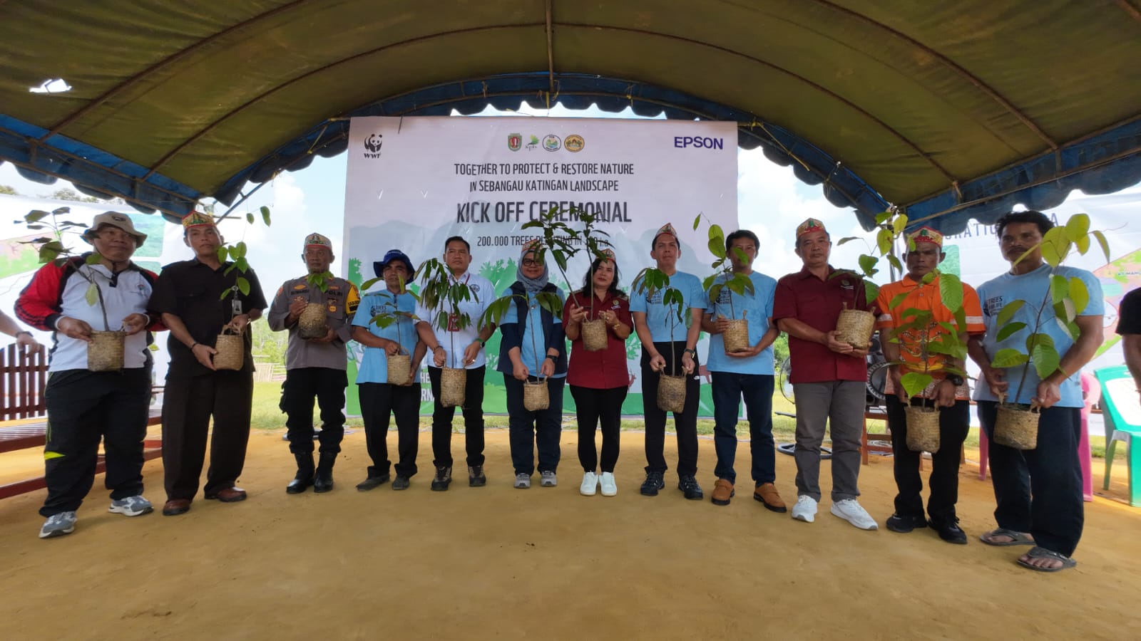 “Pohon untuk Kehidupan” Program Penanaman Pohon Hutan Berbasis Masyarakat untuk Mendukung Pemulihan Ekosistem 