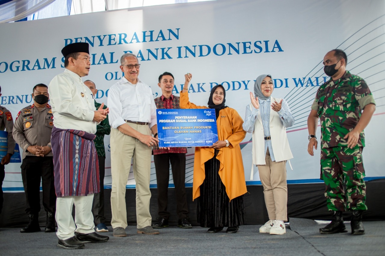 BI Salurkan Bantuan 3 Program Sosial, Dilaksanakan di Desa Tangkit