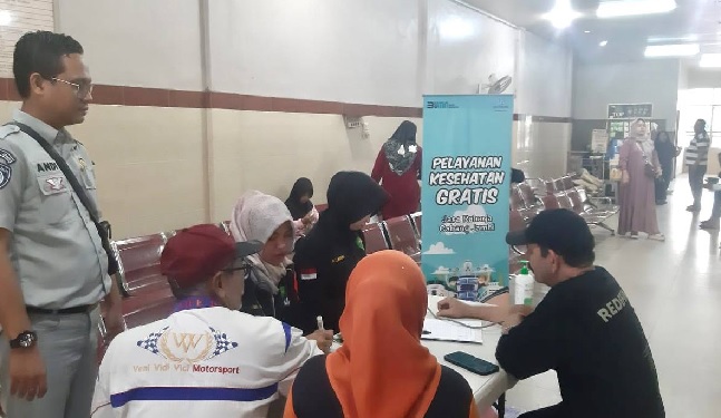 Jasa Raharja Jambi Melakukan Pelayanan Kesehatan Gratis di PO Ratu Intan