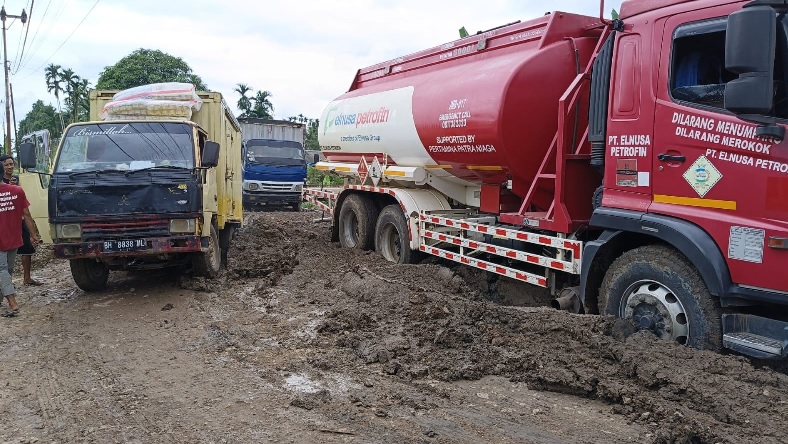 Kisah AMT Elnusa Petrofin, Sasar Daerah-daerah Terpencil di Provinsi Jambi: Berjibaku di Jalan Berlumpur