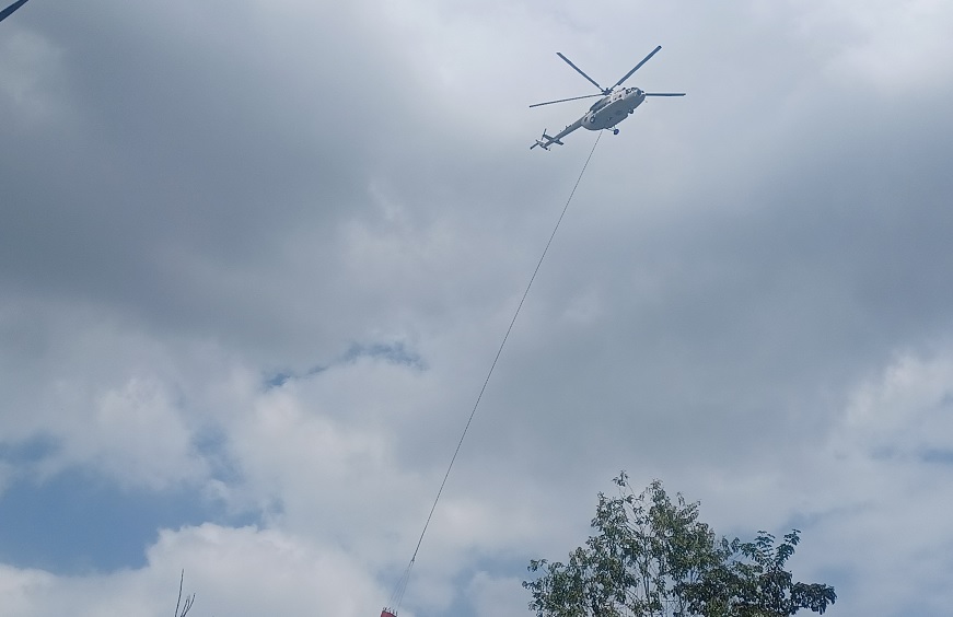 Karhutla Terjadi di Dekat Permukiman Warga, Helikopter Water Bombing Diterjunkan