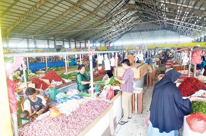 Harga Bawang Merah  di Pasar Tradisional Kota Jambi Terjun Bebas, Rp 16 Ribu Per Kg