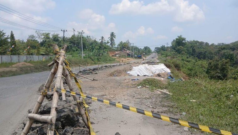 Longsor Jalinsum di Bungo Tak Kunjung Diperbaiki, Pemerintah Dinilai Tak Peduli