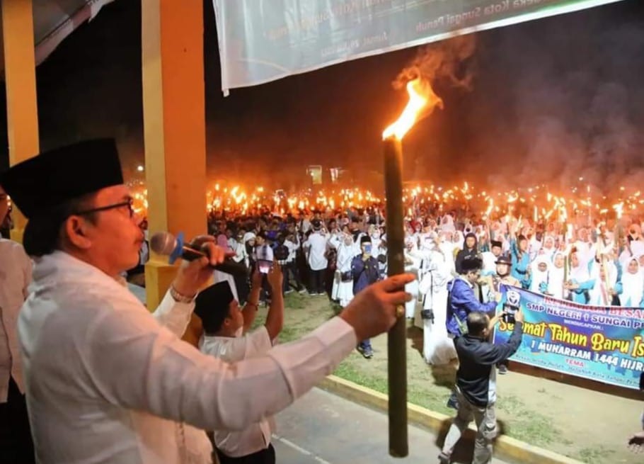 Pawai Ribuan Obor di Lapangan Merdeka Semarakkan Tahun Baru Islam di Sungai Penuh