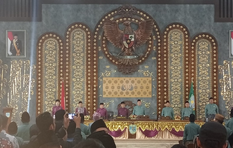 Hadir HUT Kota Jambi! Menteri Desa Yandri: Saya Berani Hadir Karena Belum Ada Mentri Perkotaan