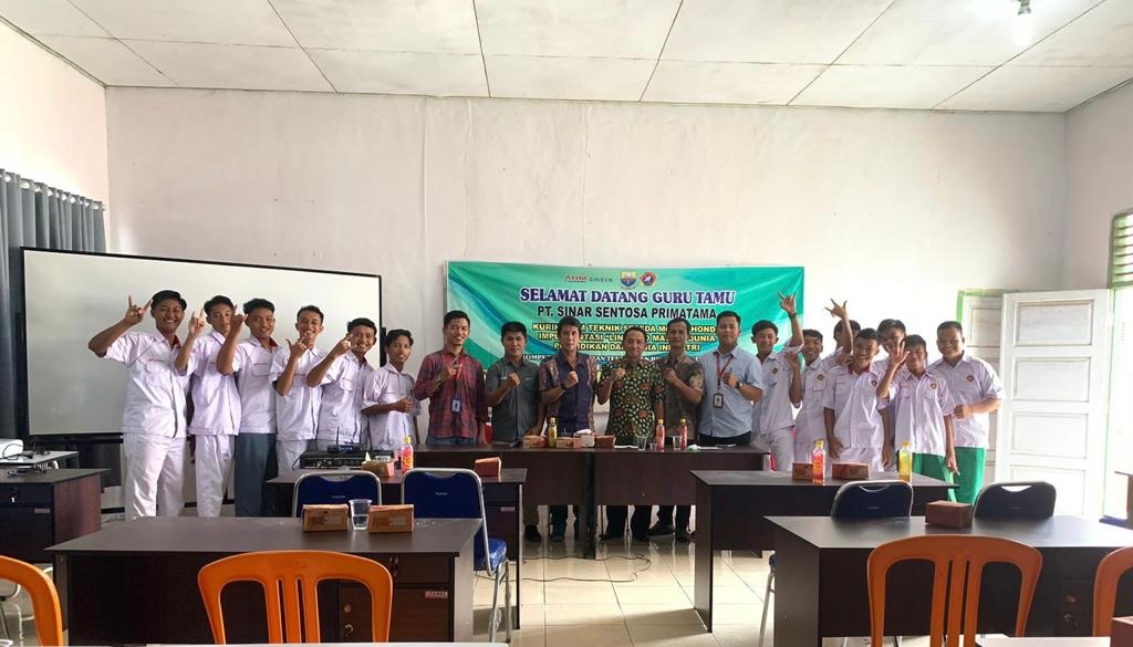 Sinsen Berikan Penguatan Karakter di SMK Binaan Honda 