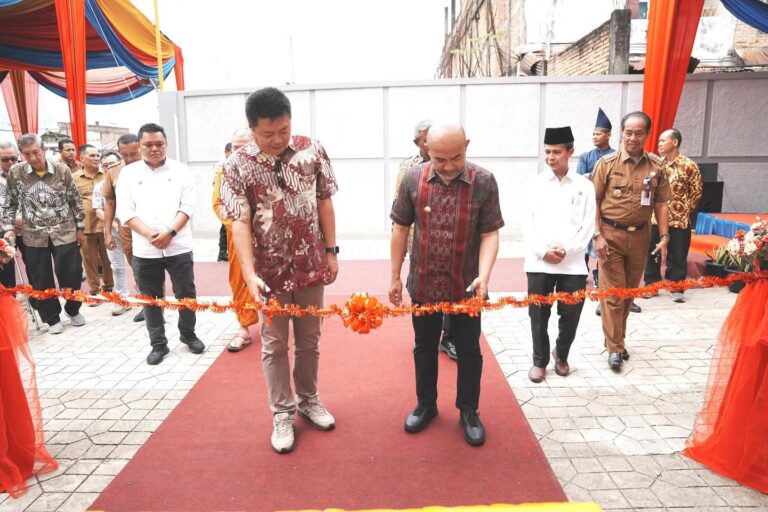 Bupati H. Dedy Putra, Resmikan Sekolah yang Didirikan Etnis Tionghoa Bungo