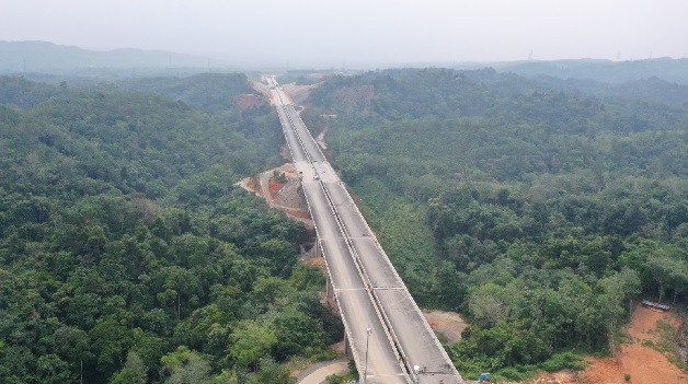 Keren!Dilengkapi Jembatan Layang & Dibangun di Atas Lembah, Tol Bangkinang-Koto Kampar Suguhkan Panorama Indah