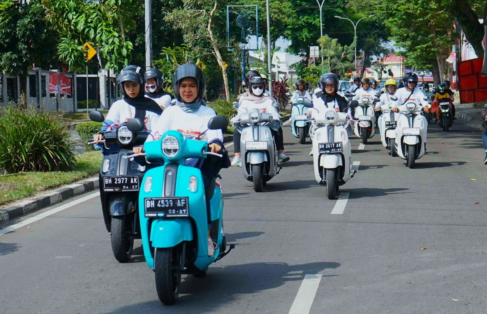 Moment 'Merah Putih' Riders Yamaha Fazzio dan Filano Meriahkan Event Yamaha Classy Merdeka Ride