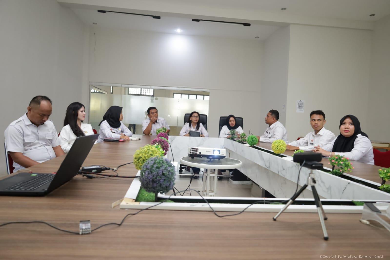 Kanwil Kemenkum Jambi Ikuti Pembinaan Layanan Publik Ramah Kelompok Rentan