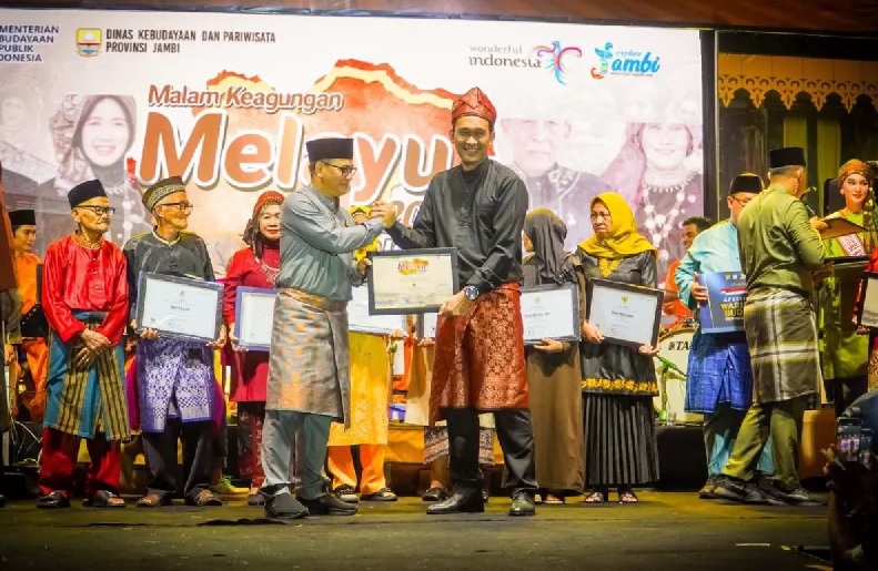 Malam Keagungan Melayu 2025, PTPN IV Regional 4 Raih Award Kebudayaan Jambi