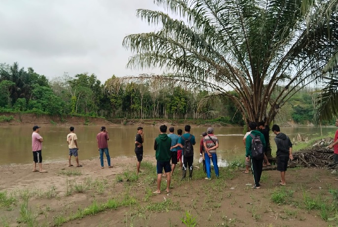 Terapung di Sungai Batang Tebo, Mayat Tanpa Kepala Ditemukan dalam Karung