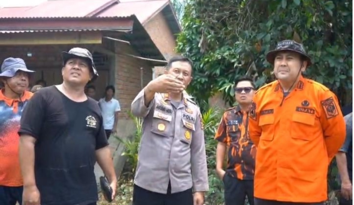 Tinjau Lokasi Karhutla di Bukit Telasih, Bupati Merangin M. Syukur Imbau Warga Stop Bakar Lahan