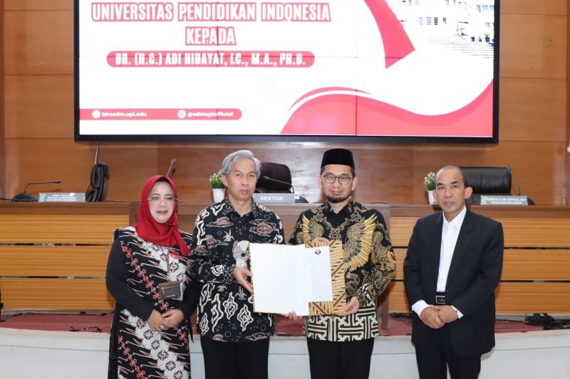 UPI Bandung Angkat Ustaz Adi Hidayat Jadi Dosen Tetap 