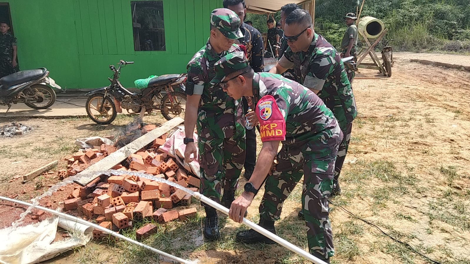 Danrem 042/Gapu Pastikan TMMD Tepat Sasaran: Infrastruktur Desa Dikebut, Akses Ekonomi Warga Didorong