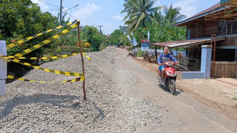 Pengerjaan Jalan Kabupaten di Batas Bungo - Dharmasraya Diharapkan Tepat Waktu