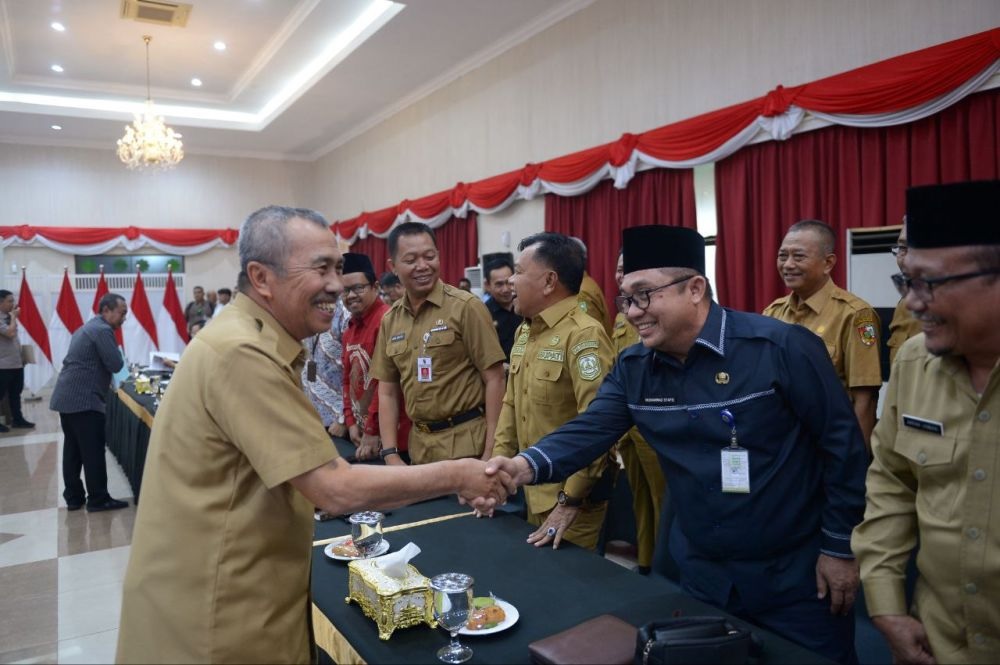 Soal Kebijakan Penghapusan Tenaga Honorer Gubernur Riau Minta Ditinjau Ulang