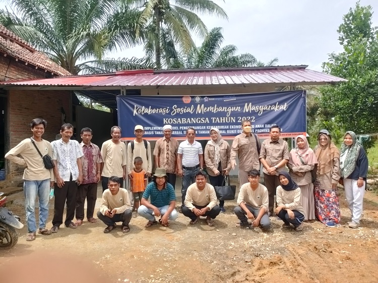 Pilot Project Kosabangsa, Berdayakan Suku Anak Dalam di Kawasan TNBD